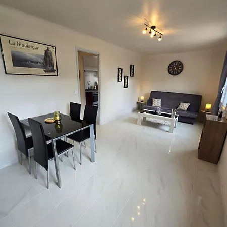 Celli L Near Port & Ac L Shellter Apartment