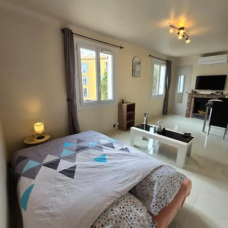 Celli L Near Port & Ac L Shellter Appartement *